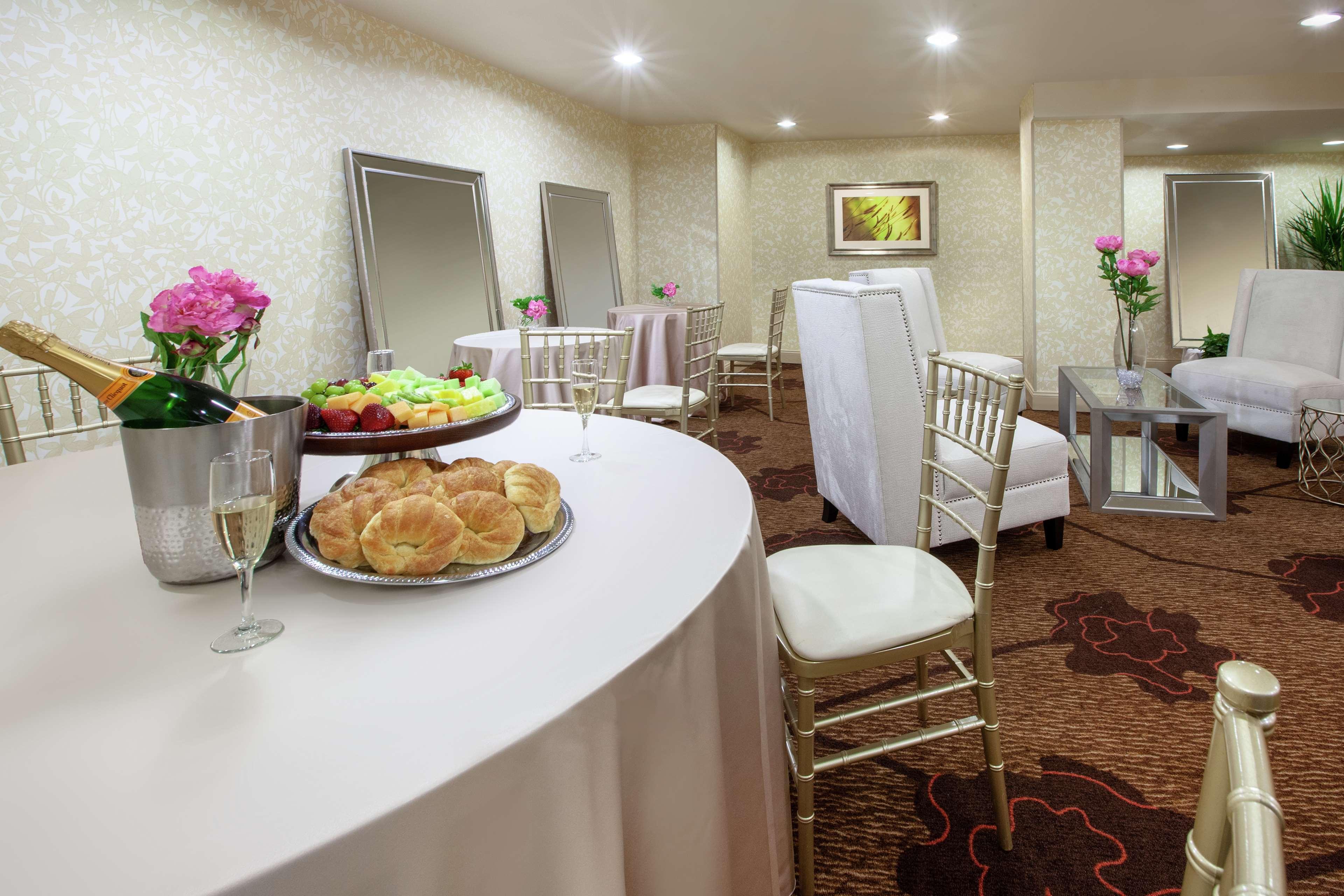 Hilton Garden Inn Pittsburgh University Place Buitenkant foto