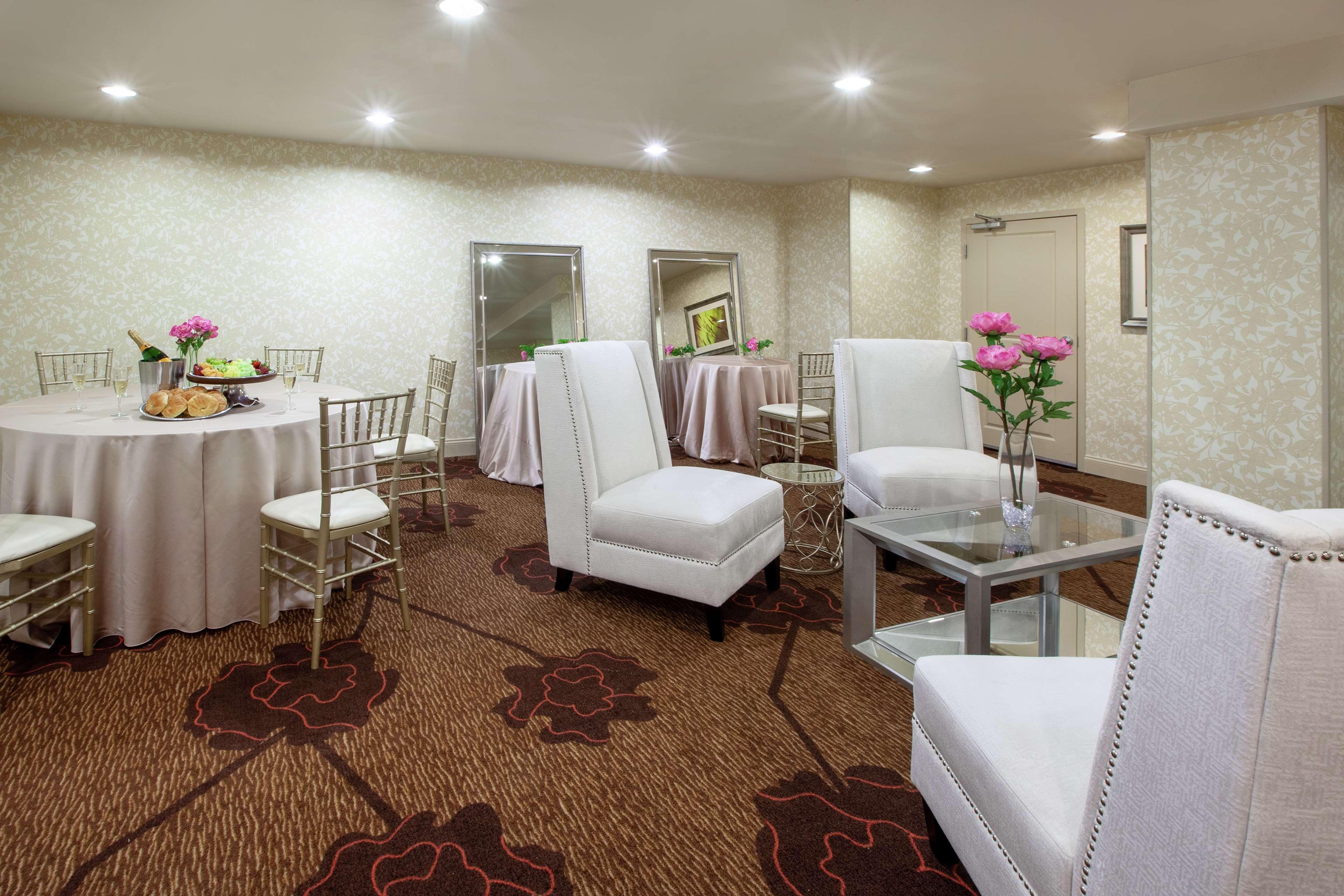 Hilton Garden Inn Pittsburgh University Place Buitenkant foto