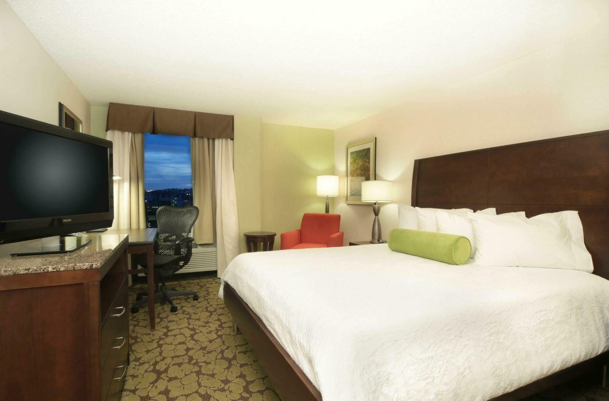 Hilton Garden Inn Pittsburgh University Place Buitenkant foto